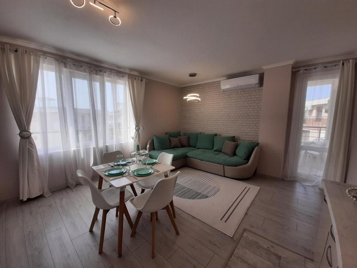 Wave Apartment Burgas Esterno foto