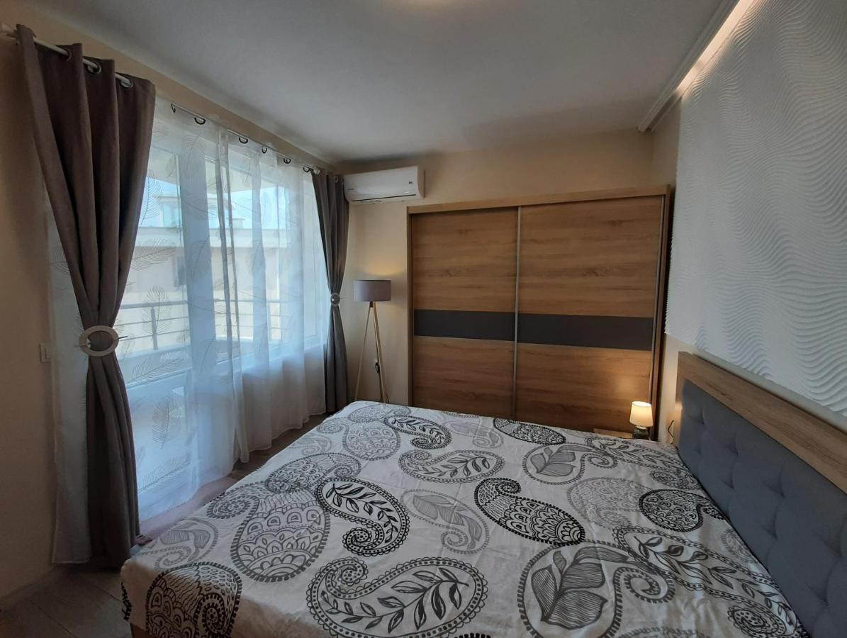 Wave Apartment Burgas Esterno foto
